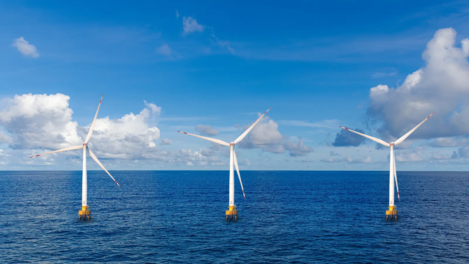 洋上風力発電とは？　日本における意義・政策的位置づけと導入拡大に向けた課題